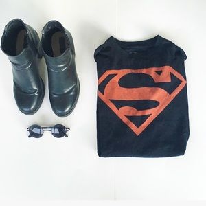 SUPERMAN VINTAGE BLACK AND RED TEE SHIRT